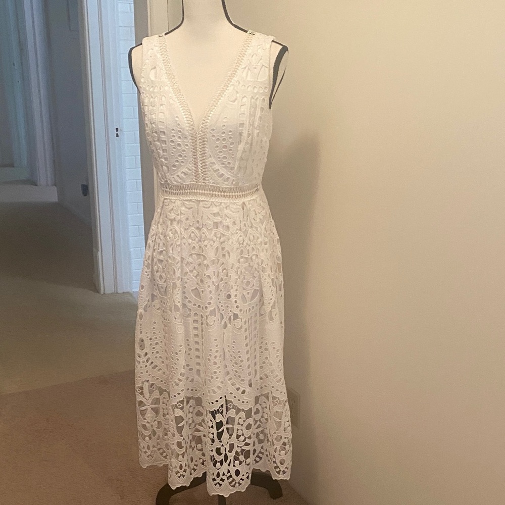 Boston Proper Elegant White Lace Dress perfect for wedding